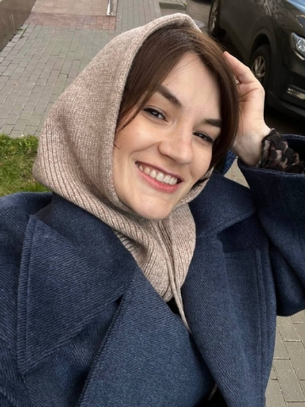 Капюшон вязаный бежевый меланж