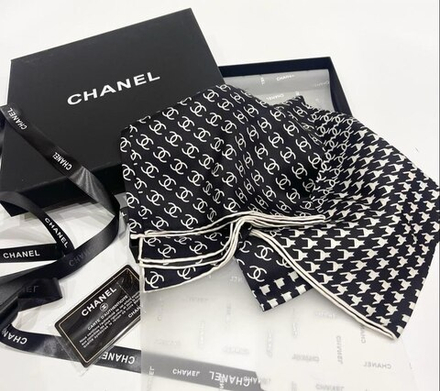 Платок CHANEL