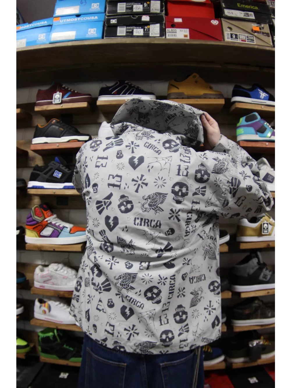 Ветровка Circa