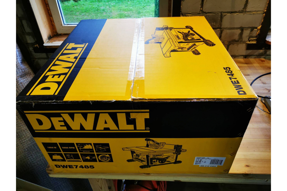 Настольная пила 1850 Вт, 5800 об/мин, диск 210x30 мм DEWALT DWE7485-QS