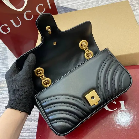 Сумка через плечо Gucci GG Marmont с матовой отделкой черный