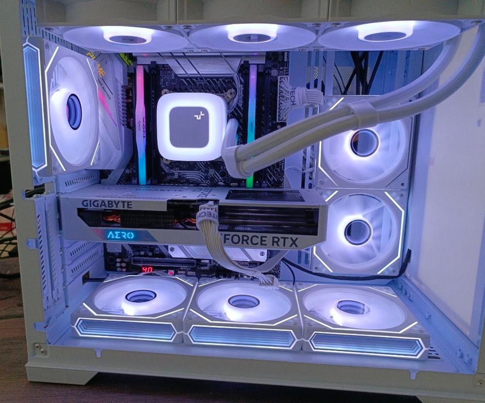 Игровой компьютер со встроенным дисплеем RYZEN 7800X3D /RTX4060 Ti/ 32GB DDR5 /1Тb m.2 SSD/800W/Win 11 PRO