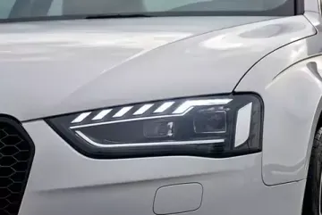 Передние фары Ауди А4 B8 2012-2015 V4 type