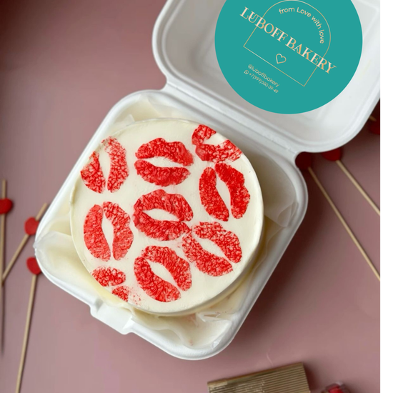 Бенто-торт с поцелуями с губами