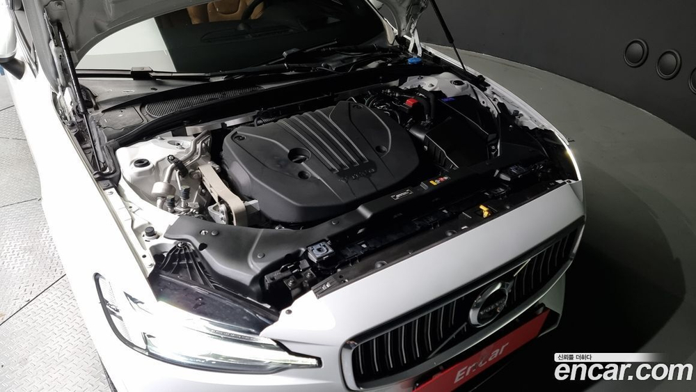 Volvo S60 3 Generation B5 Inscription (10.2021)