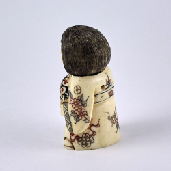 Нэцкэ Гейша с цветами