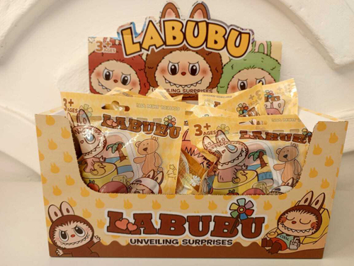 Коллекционная игрушка + карточка "Mini Labubu"