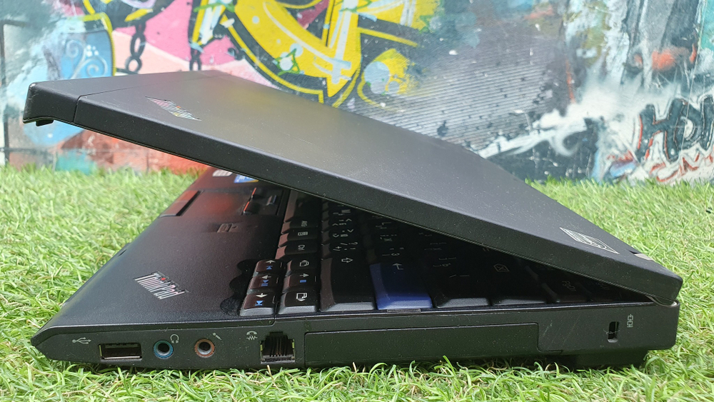 Ноутбук Lenovo i5/6 Gb  THINKPAD X201i 3323-D9G