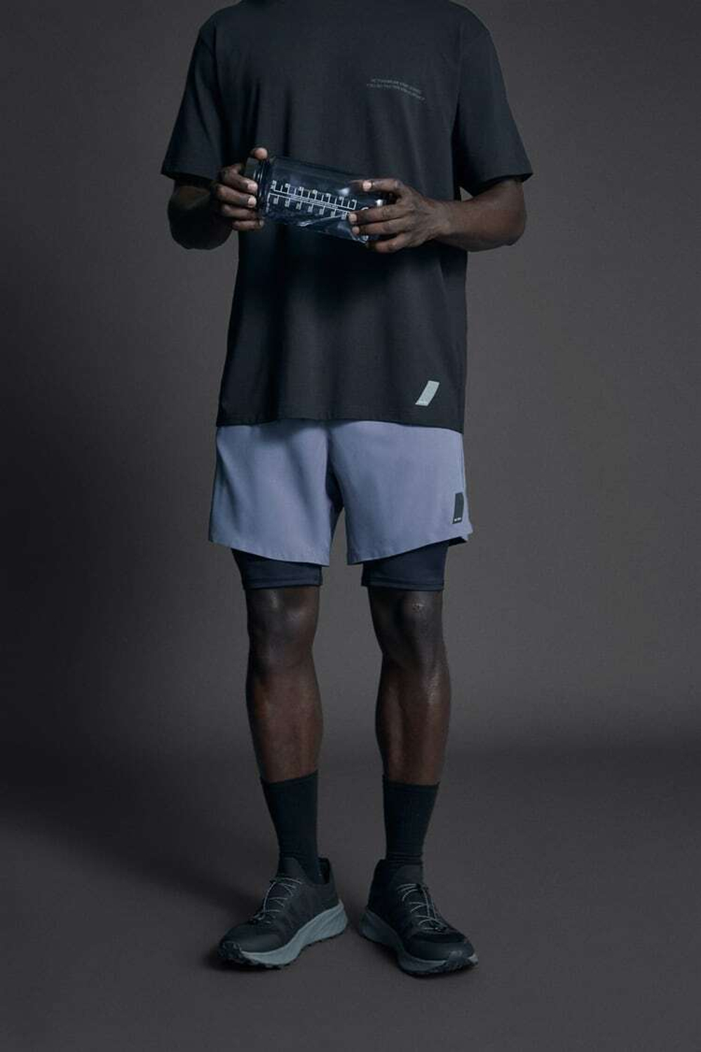 ZARA СПОРТИВНЫЕ ШОРТЫ 2-В-1, СЕРО-СИНИЙ