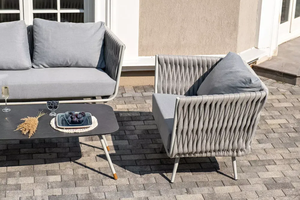 "Монако" лаунж-зона 4-местная из роупа со столом "Верона" (серый гранит), каркас светло-серый, роуп светло-серый