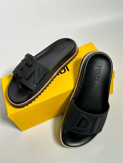 Шлёпанцы Fendi