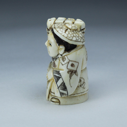 Нэцкэ Девушка с веером и корзиной на плече