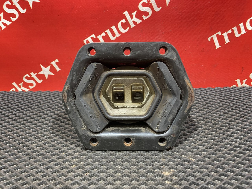 Подушка двигателя задняя 2018г