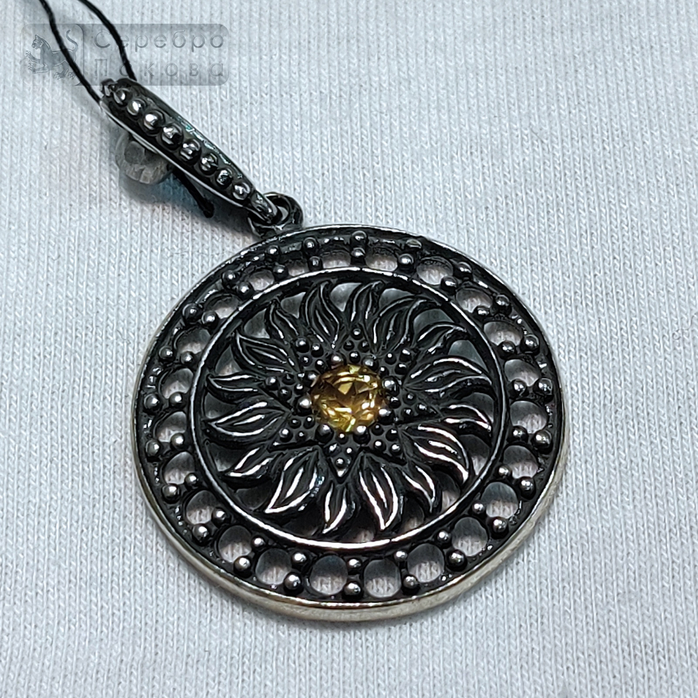 Подвеска "Солнечный щит"