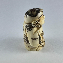 Статуэтка нэцкэ Эбису