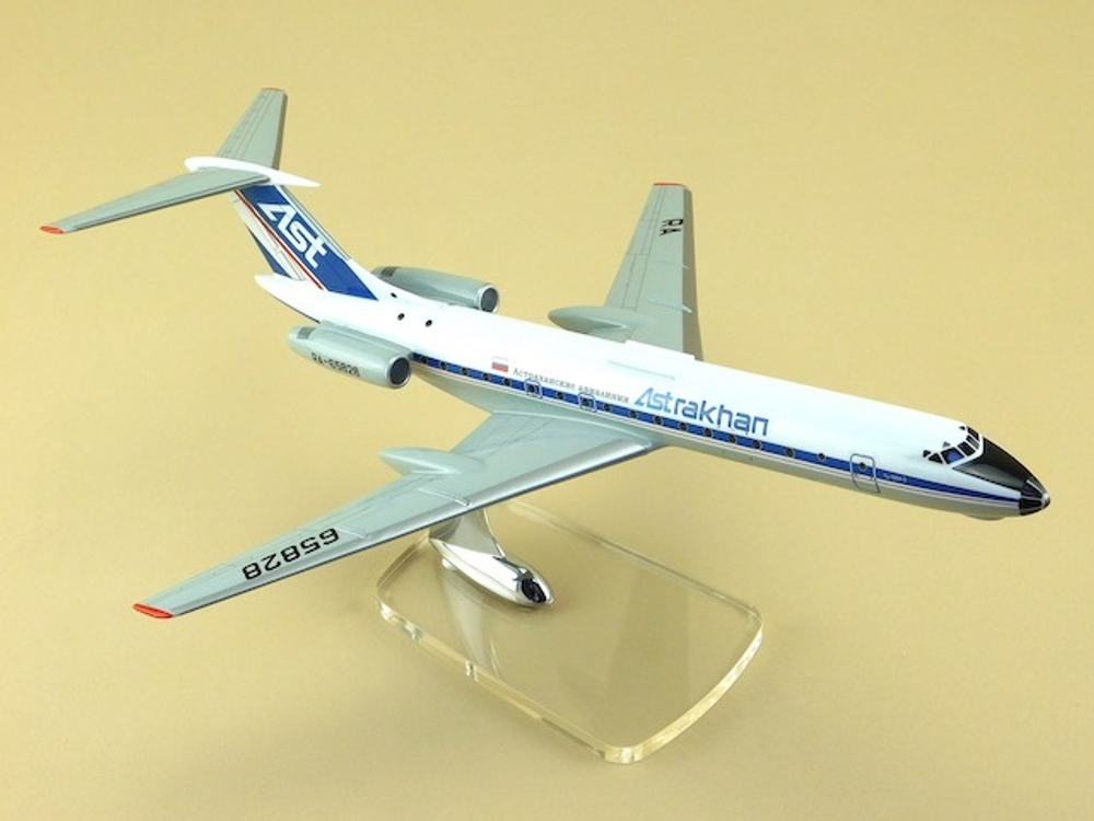 Модель самолета Ту-134А-3 (М1:100, Астраханские Авиалинии)