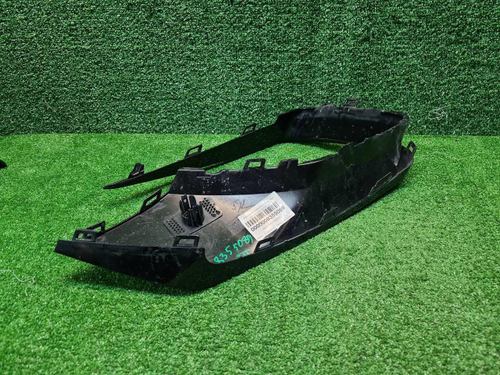 Накладка переднего бампера правая Hongqi HS5 19-нв