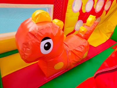 Коммерческий надувной батут «Драконы в тропиках», 8*4*5 м