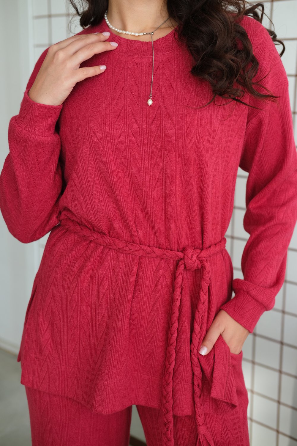 Костюм бордо из вязанного трикотажа с брюками