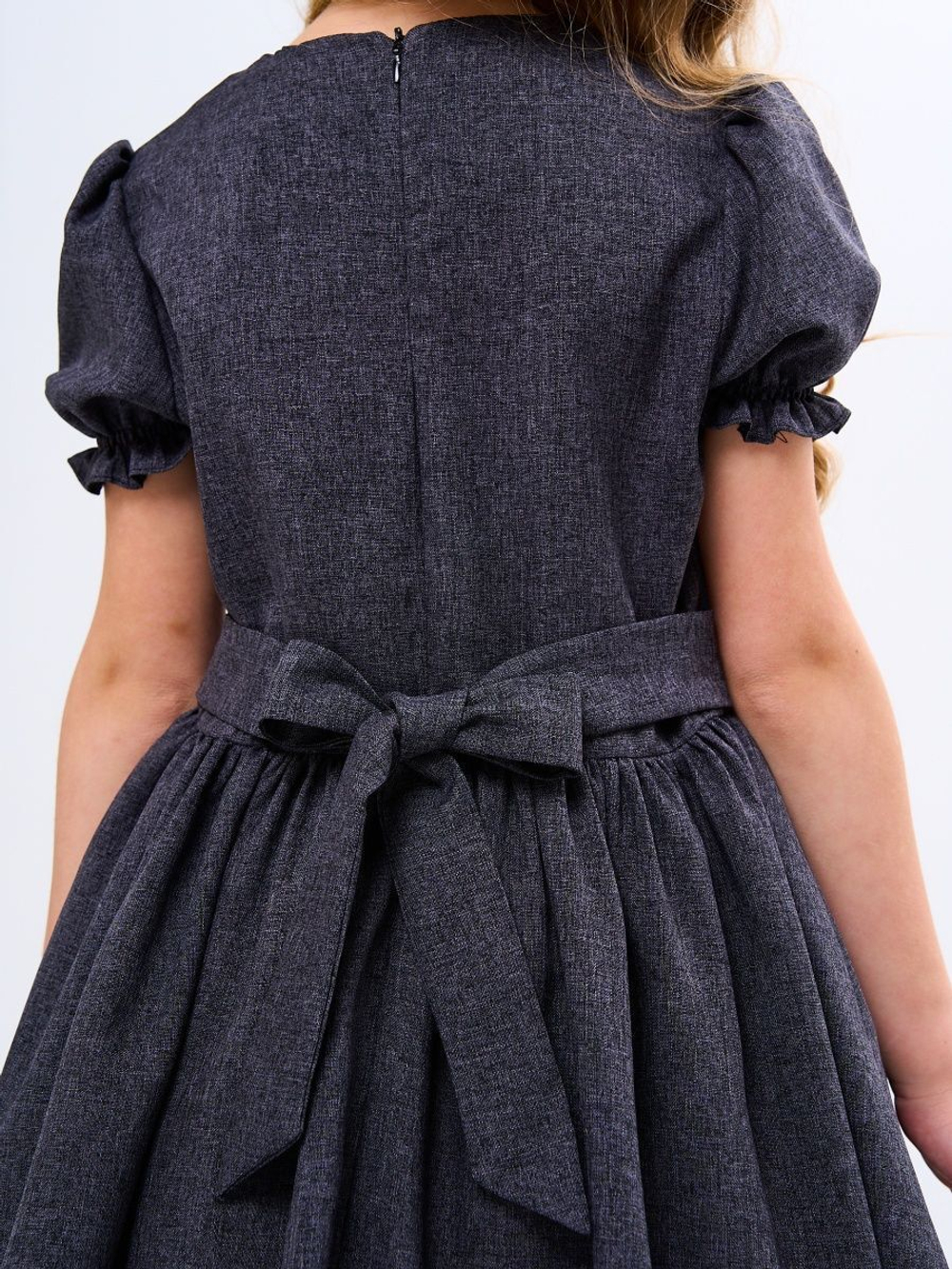 Школьное платье для девочки с кружевом