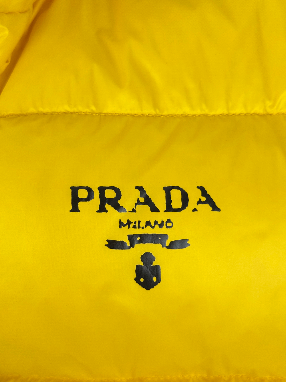 Пуховик Prada