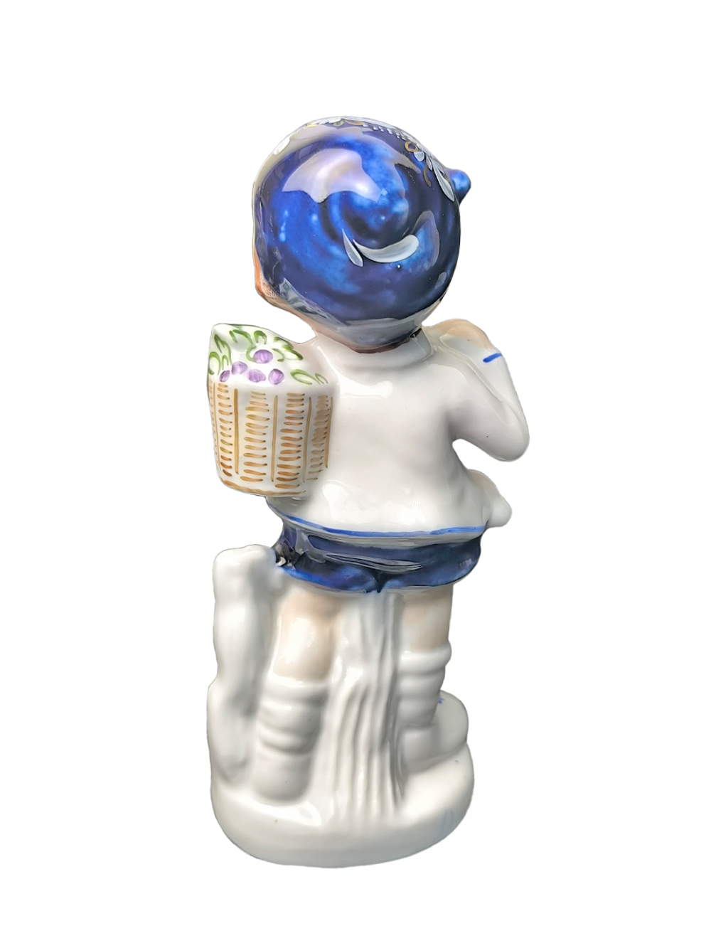 Фарфоровая статуэтка "Мальчик с виноградом" Германия