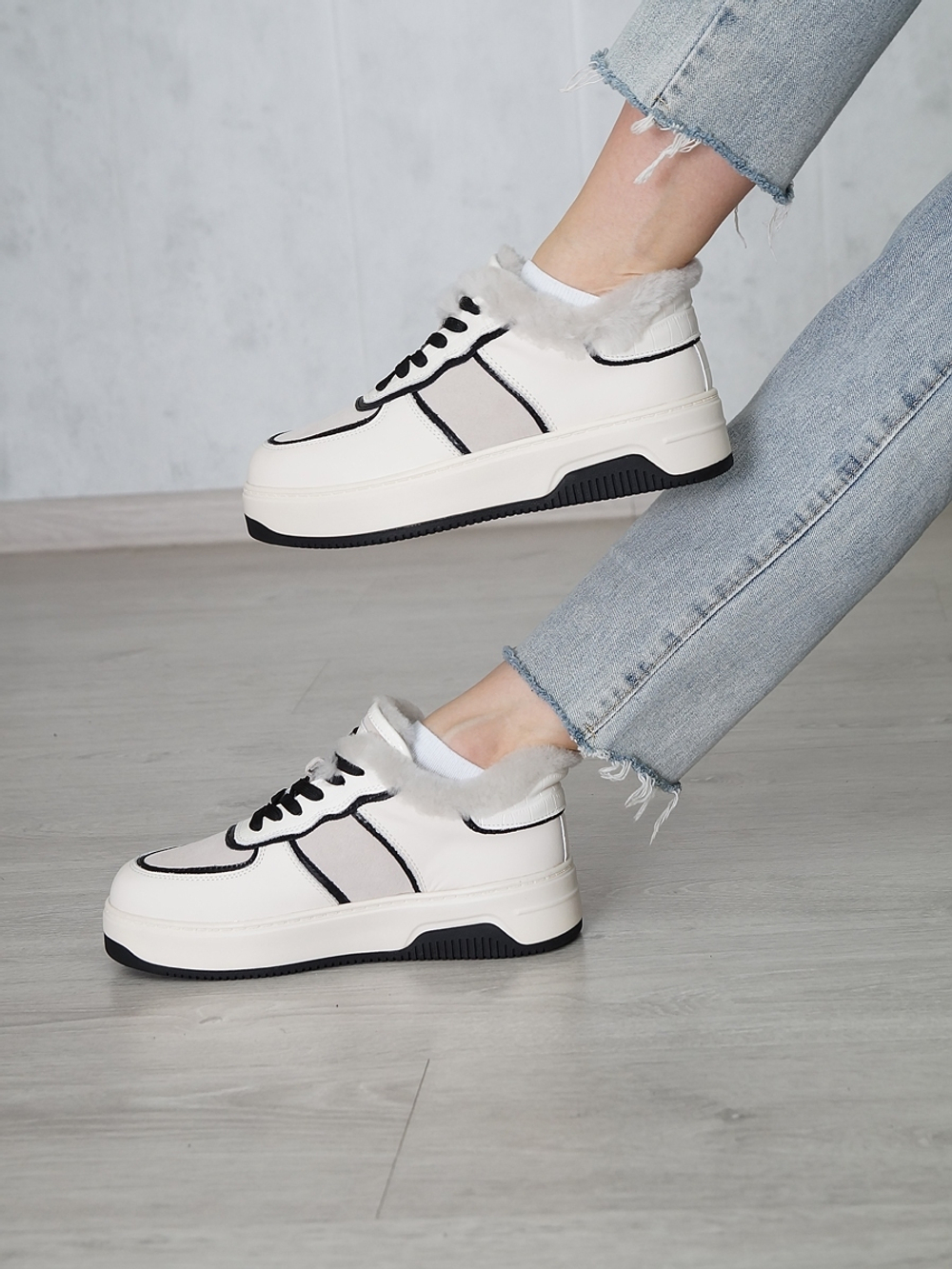 Кроссовки женские зимние