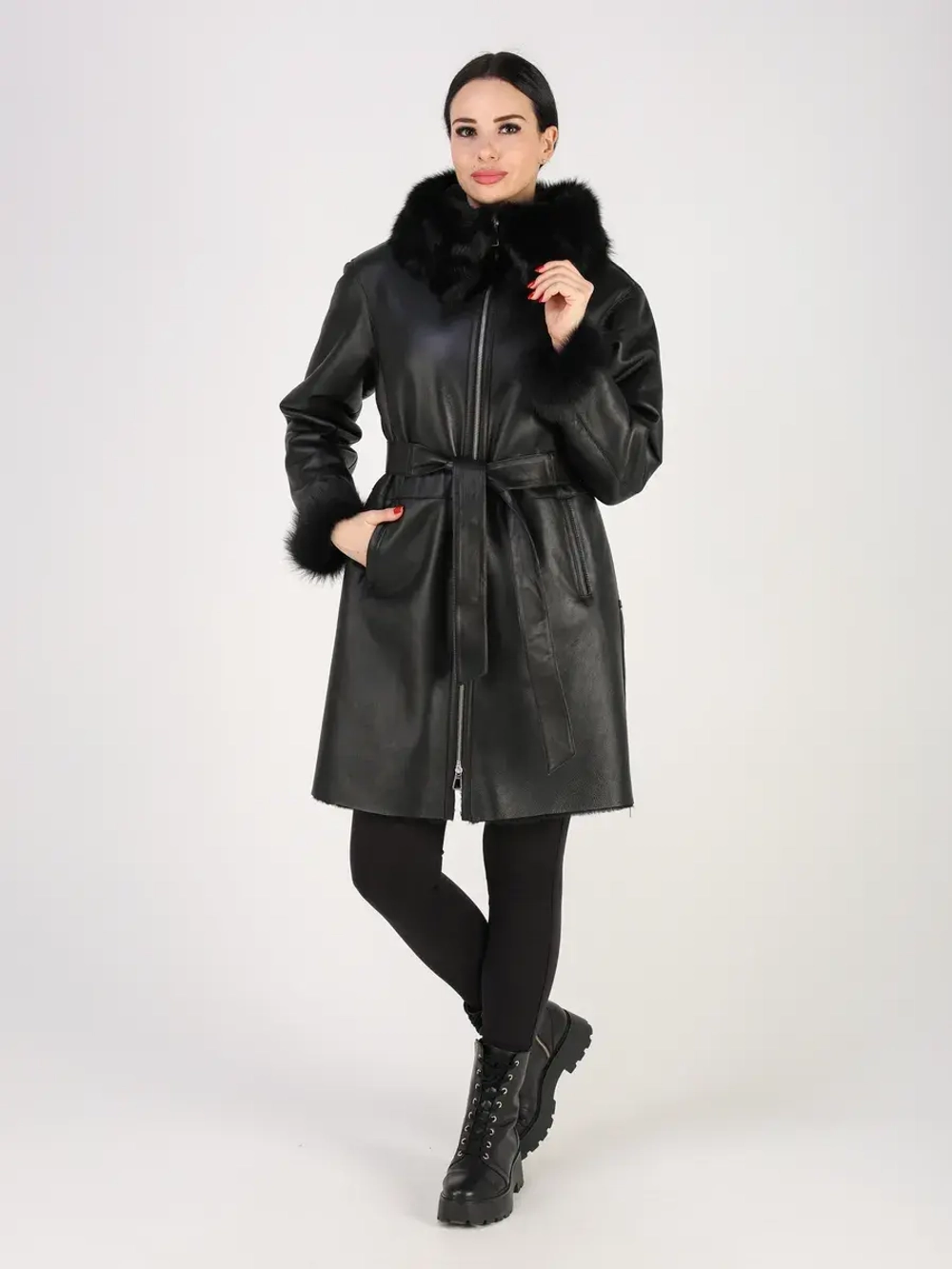 Дубленка зимняя натуральная с капюшоном длинная