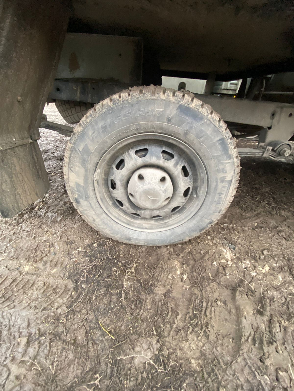 UAZ 3909* Бортовой 390945 (Тент, 4+1 мест, без ABS, Бензиновый, 2,7 л, 112 л.с.)