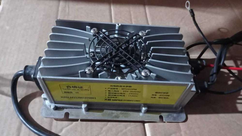 Зарядное устройство для штабелёров WS/IWS 24 В/15 А (Charger)