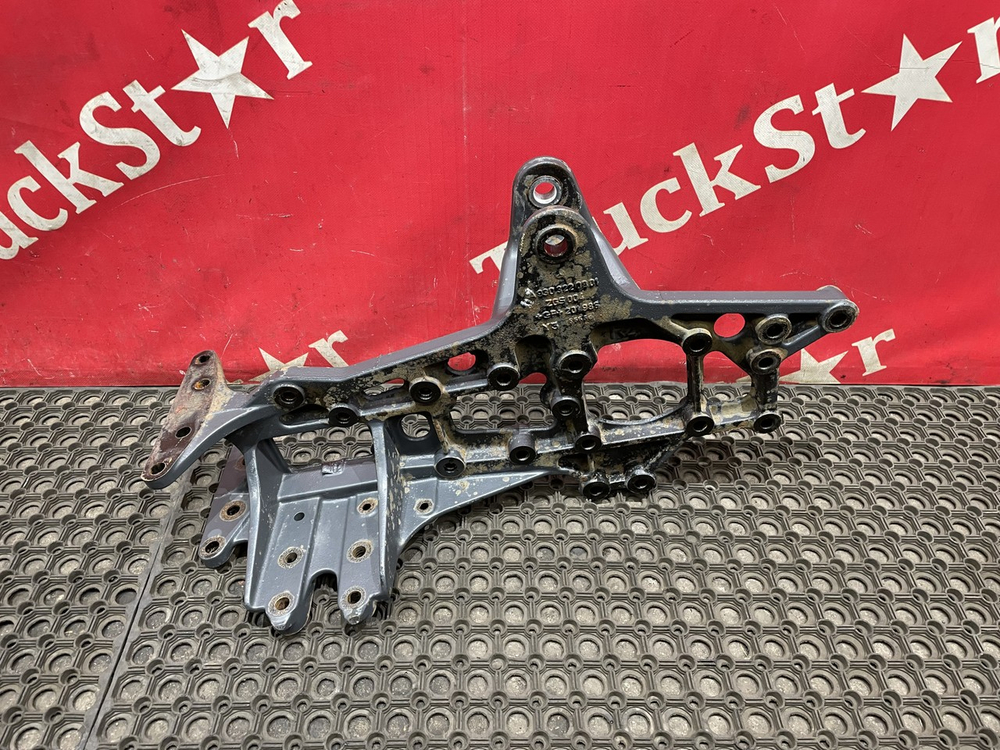 Кронштейн рессоры передней правый 2018г.