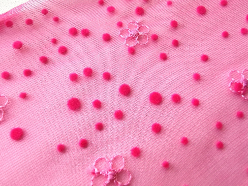 Вышивка на сетке, 16 см, ярко-розовый и бирюза, правая сторона, (Артикул: VS-1002), м