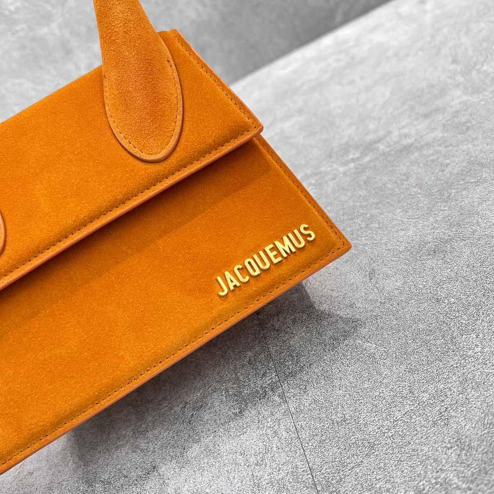 Jacquemus Le Chiquito Moyen 18 cm