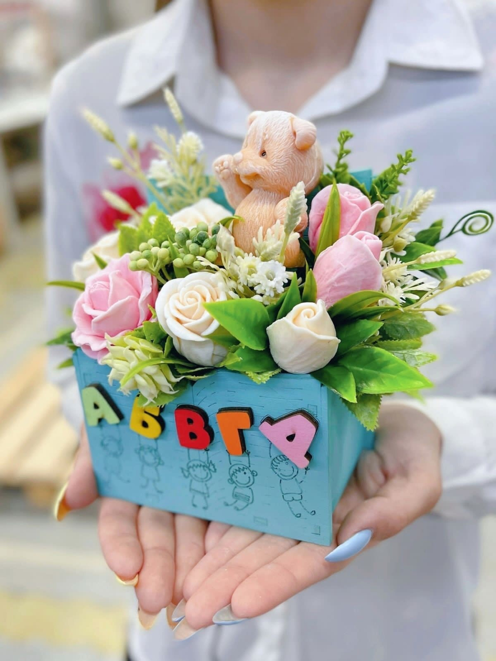 Букет из мыла для учителя Азбука