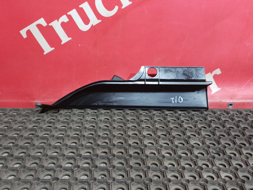 Накладка ручки бардачка левая 2019 год.