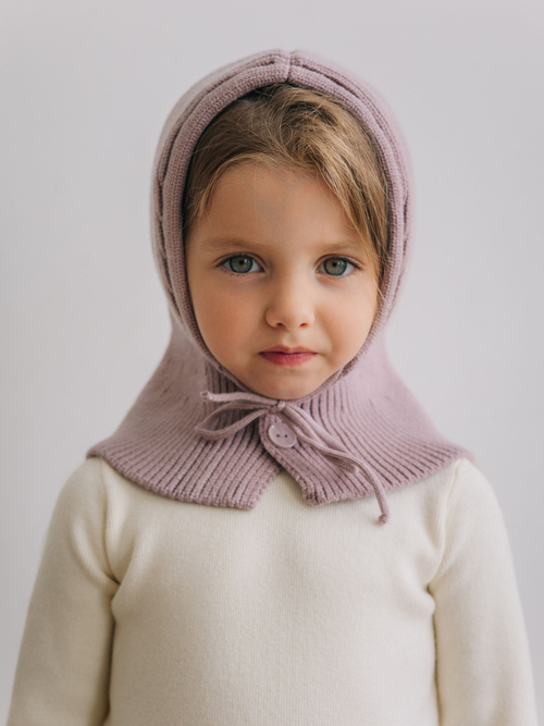 Капор с пуговицами, Пудровый