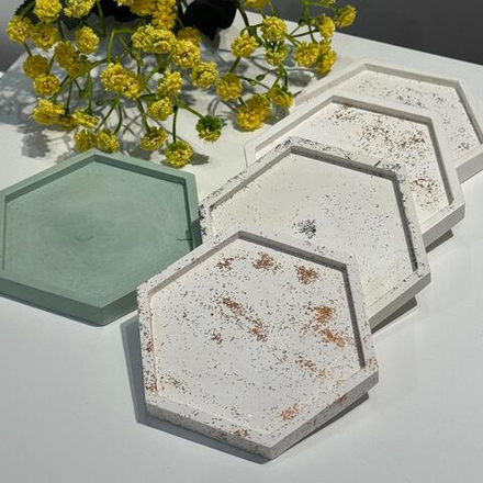 Подставка из гипса (ручная работа)