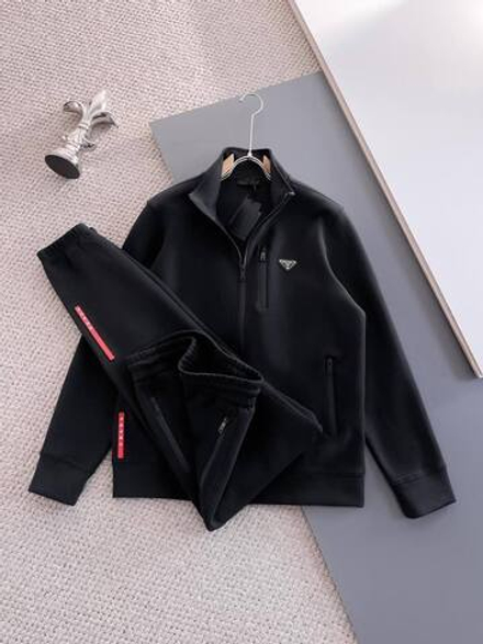 Спортивный костюм Prada