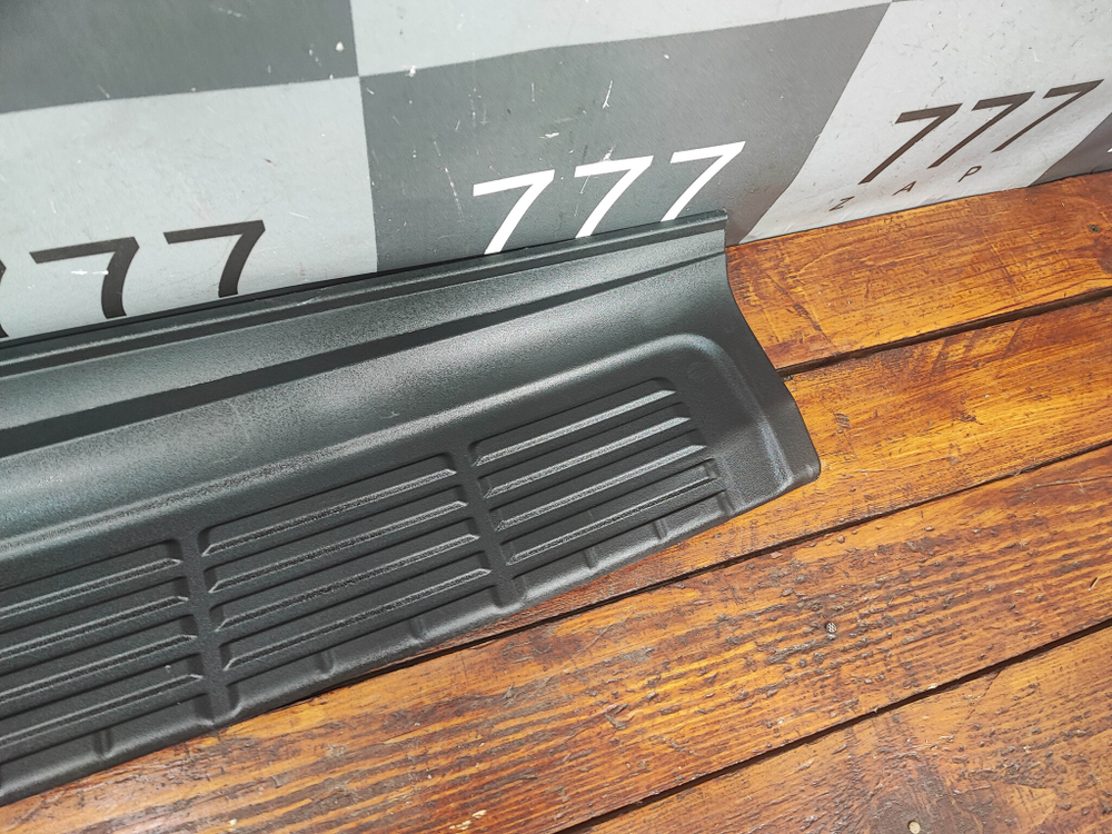 Накладка заднего бампера Toyota Land Cruiser 200 БУ Оригинал 5216260040