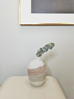 Ваза Flowing white vase B