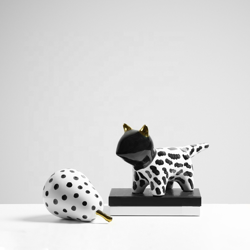 Статуэтка Brindle hand drawn dog