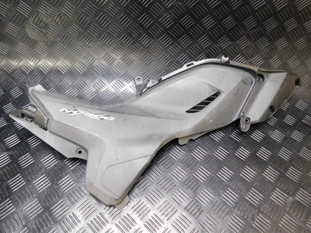 Пластик боковой правый Honda NC700XA LD RC63 83600-MGS-D30 иаыв