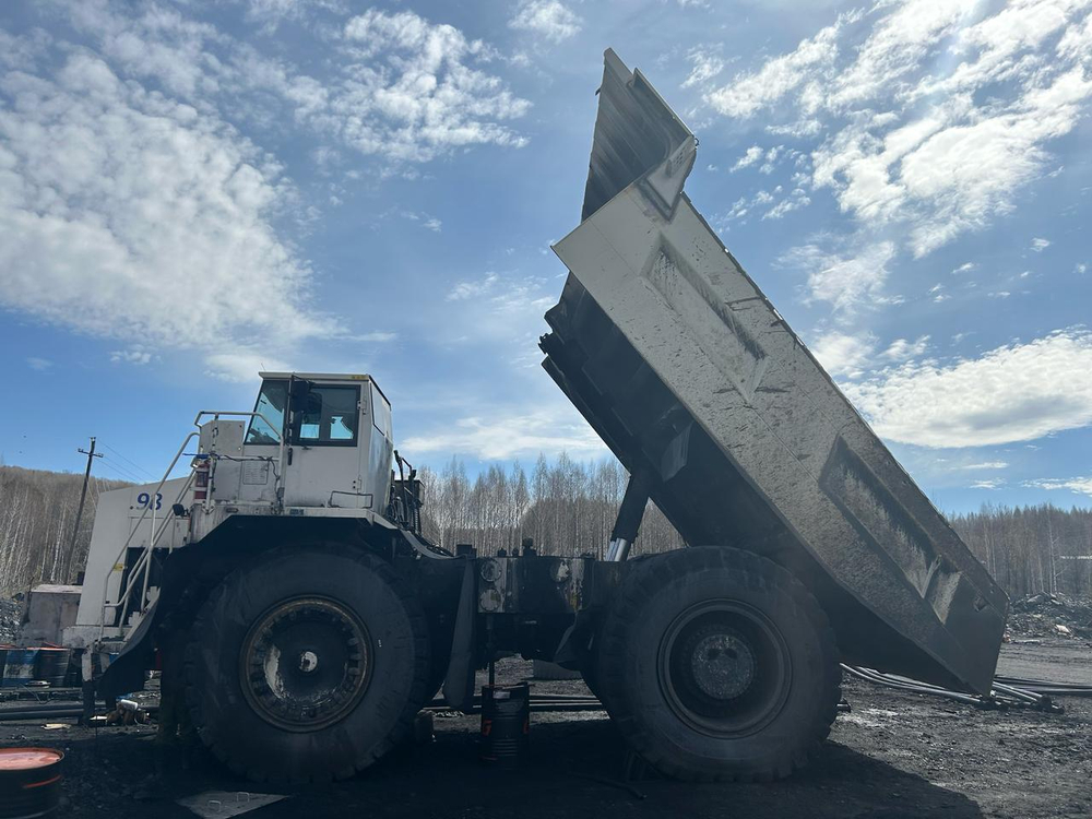 TEREX TR100 4x2 Карьерный самосвал TR100 (Дизельный, 37,8 л, 1065 л.с., АТ)