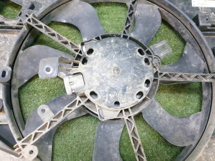 Диффузор с вентилятором Renault Logan 2 (2014-2022)