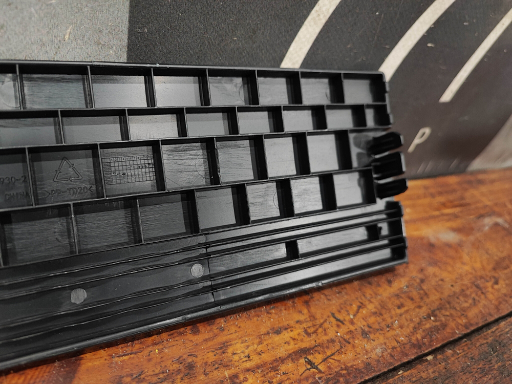 Обшивка багажника левая Geely Boyue Cool 23-нв Б/У Оригинал 8893310930