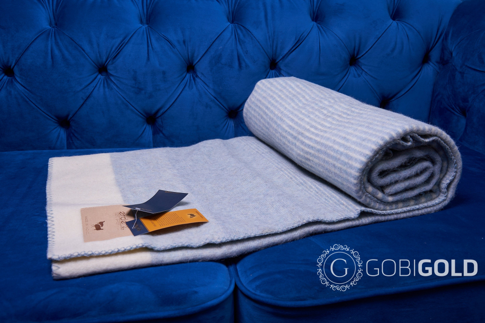 Одеяло тканое из овечьей шерсти LUX (мериноса) ERDENET 150x200 см. - серо-голубое