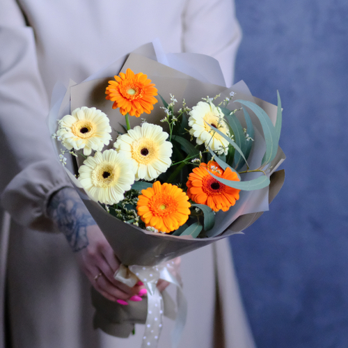 Купить Яркий букет из мини гербер #480