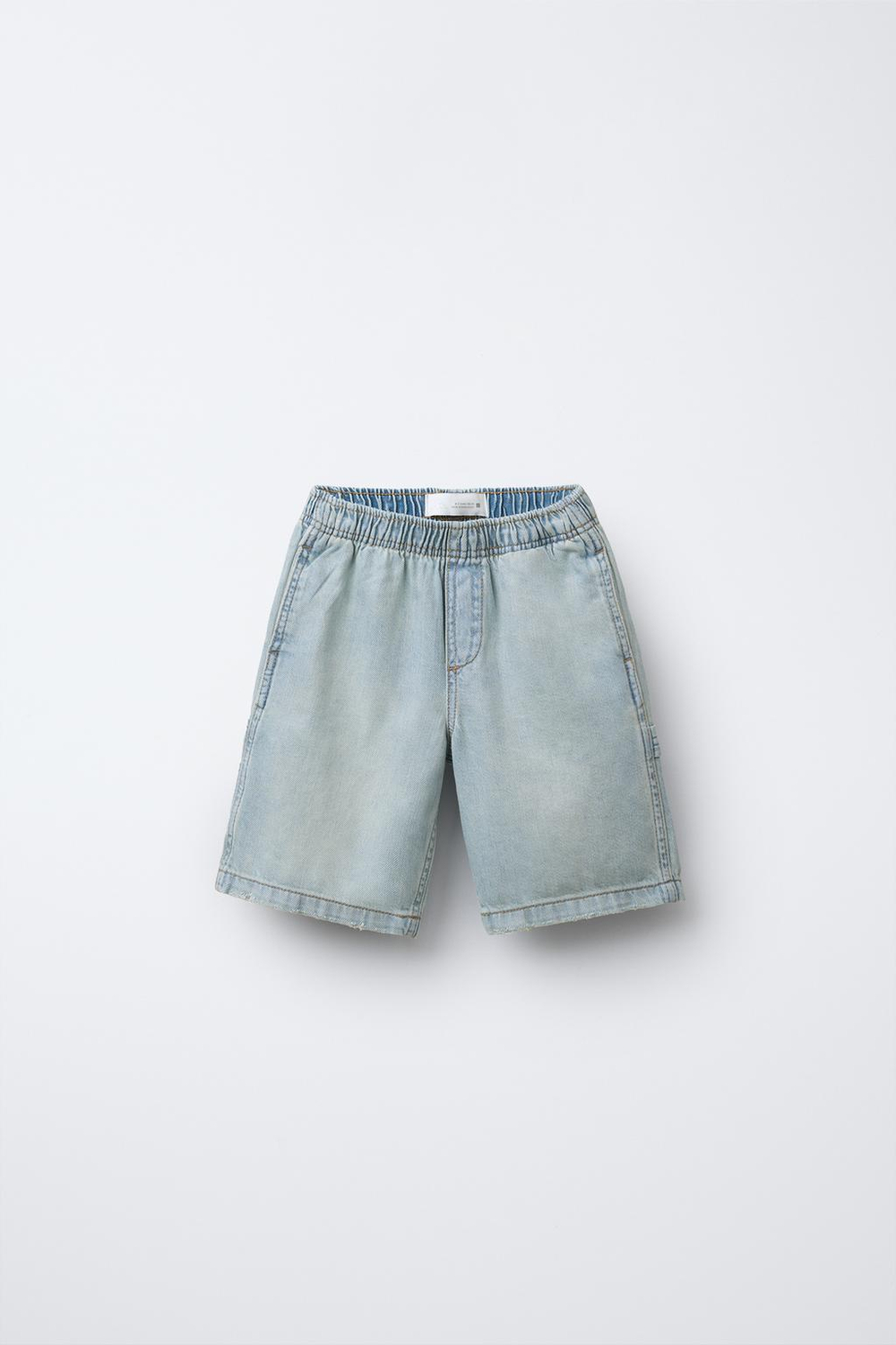 ZARA ДЖИНСОВЫЕ ШОРТЫ-БЕРМУДЫ С КАРМАНАМИ, СВЕТЛО-ГОЛУБОЙ
