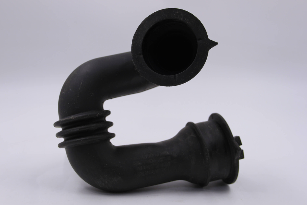 Патрубок заливной (дозатор-бак) стиральной машине SAMSUNG DC67-01136A