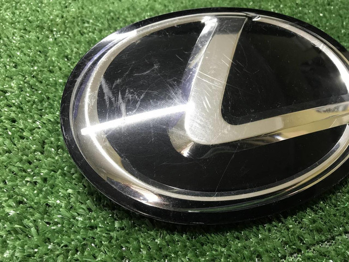 Эмблема решетки радиатора Lexus RX 4 (2019-2022)